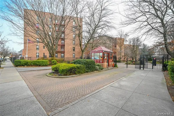 $388,888 | 150-30 71st Avenue, Unit 2G | Kew Gardens Hills