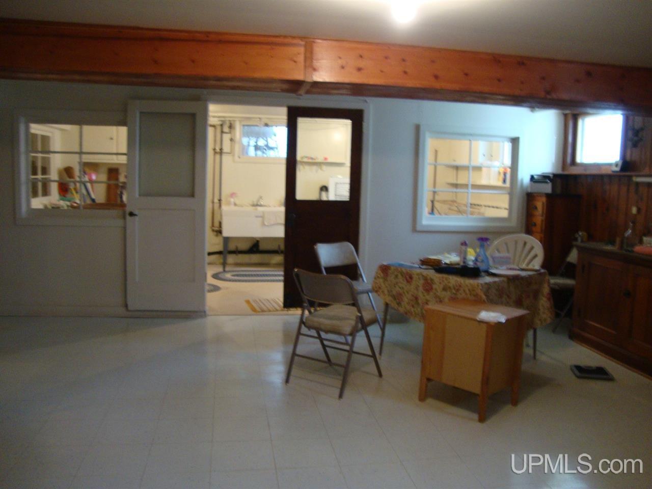 401 8th Street Calumet, MI 49913 - Photo 20 of 36