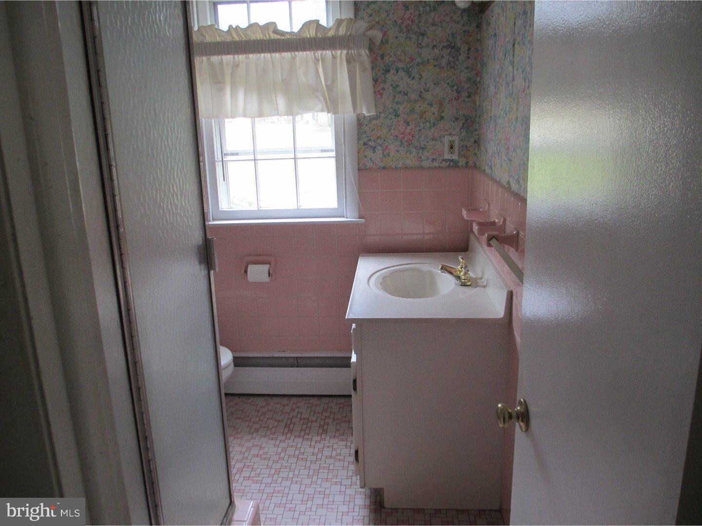 2226 Buttonwood Road Berwyn, PA 19312 - Photo 10 of 11 Bathroom