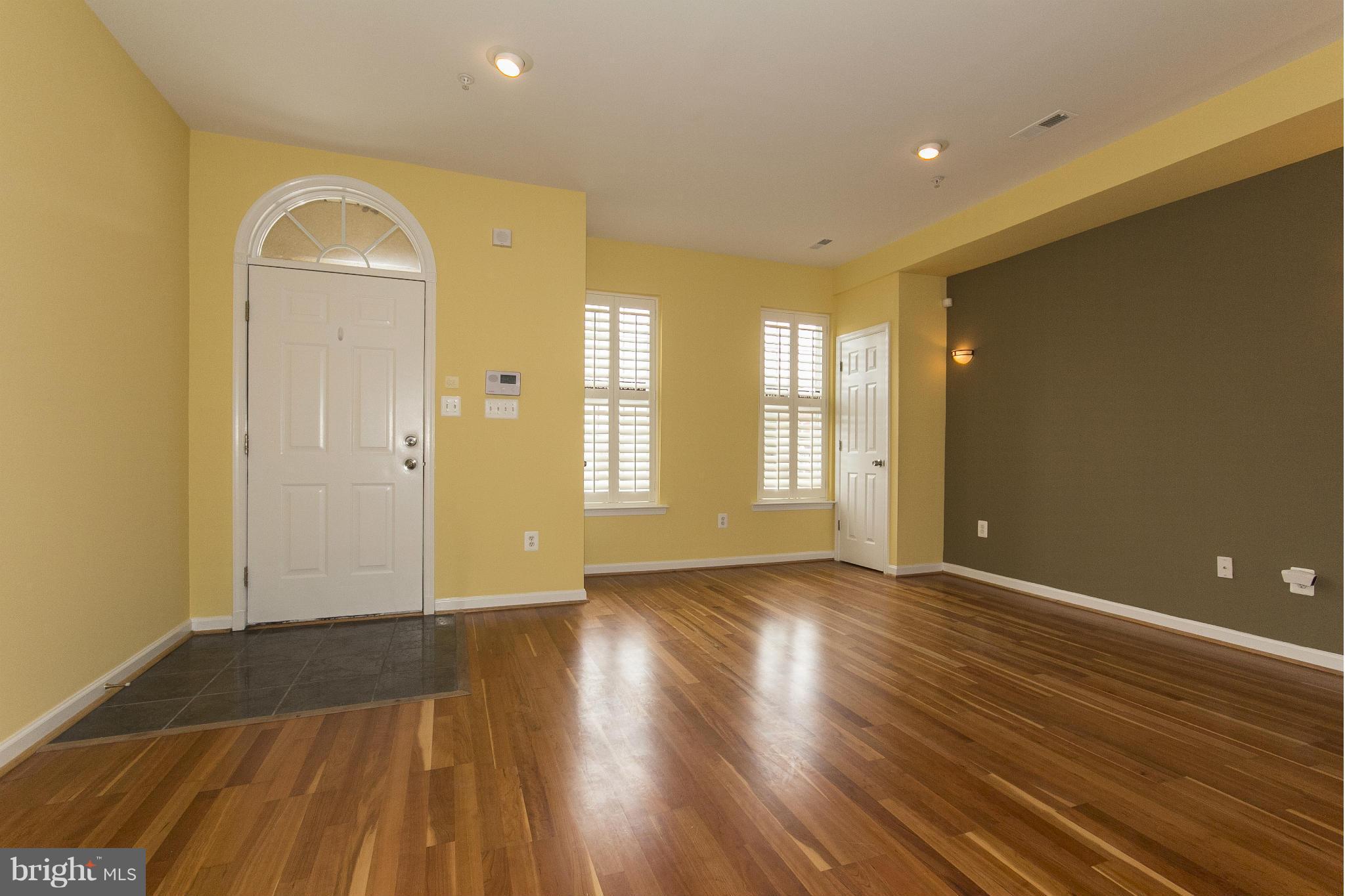 1236 Cooksie Street Baltimore, MD 21230 - Photo 9 of 30 Living Room
