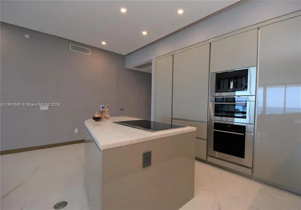 $20,000 | 18975 Collins Avenue, Unit 2003, Sunny Isles Beach, FL 33160