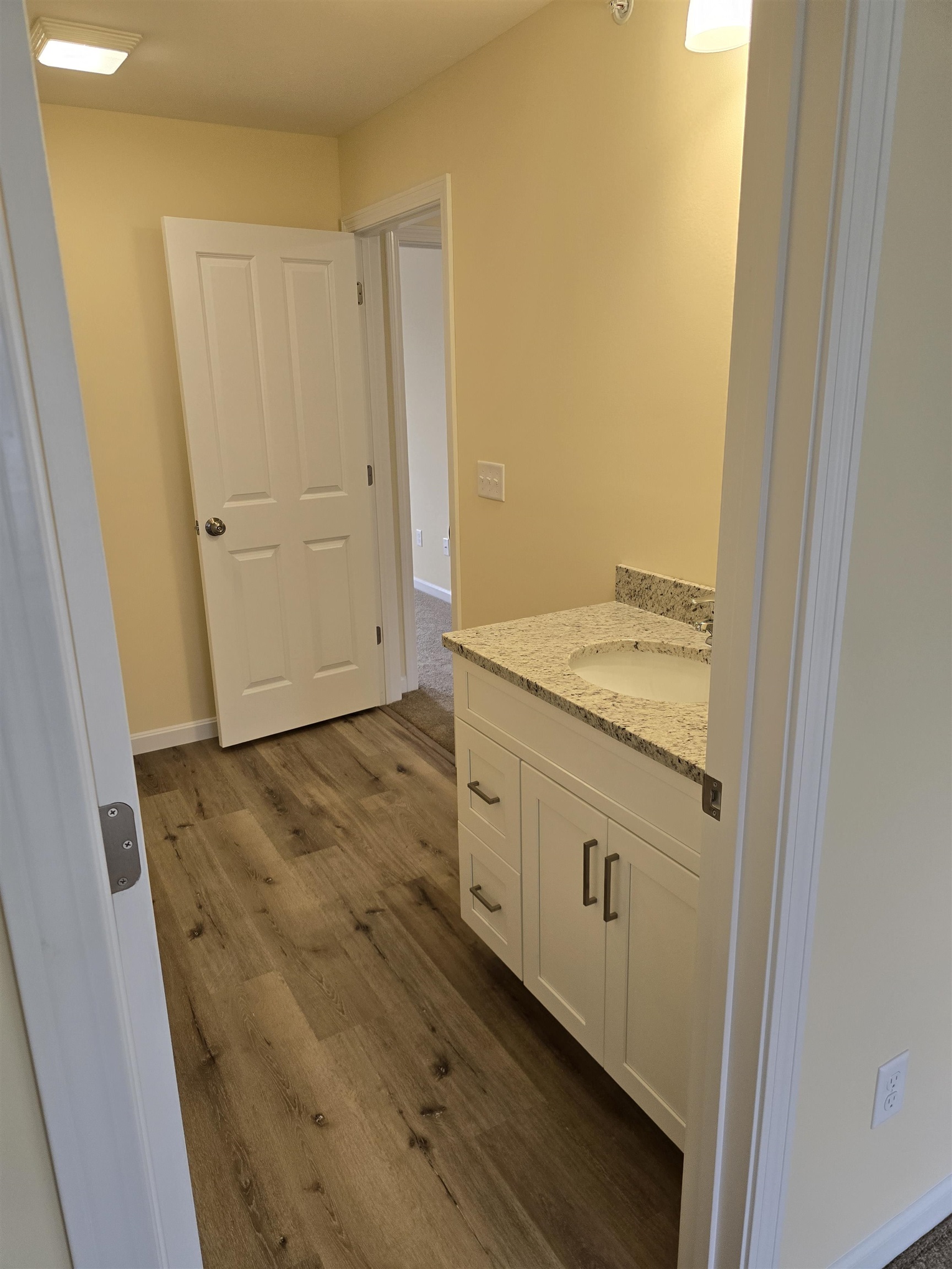 5 Meg Way, Unit E Hooksett, NH 03106 - Photo 34 of 41