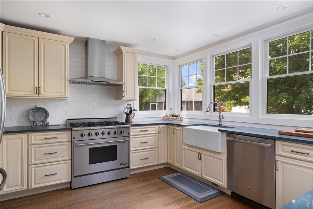 1157 Tuckertown Road South Kingstown, RI 02879 - Photo 12 of 48