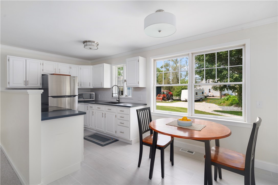 1157 Tuckertown Road South Kingstown, RI 02879 - Photo 36 of 48