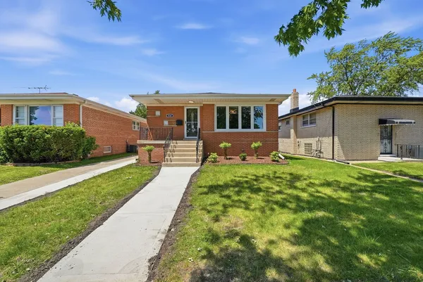 $329,900 | 530 Bensley Avenue, Calumet City, IL 60409