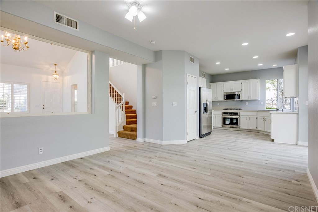 28069 Keepsake Way Valencia, CA 91354 - Photo 16 of 55