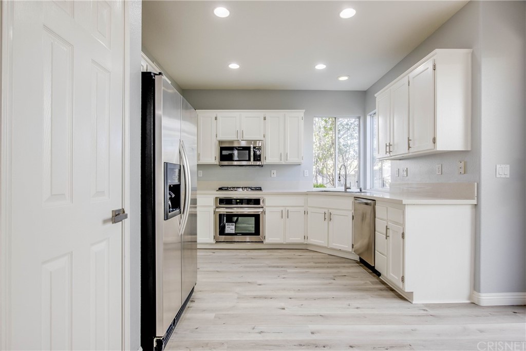 28069 Keepsake Way Valencia, CA 91354 - Photo 22 of 55