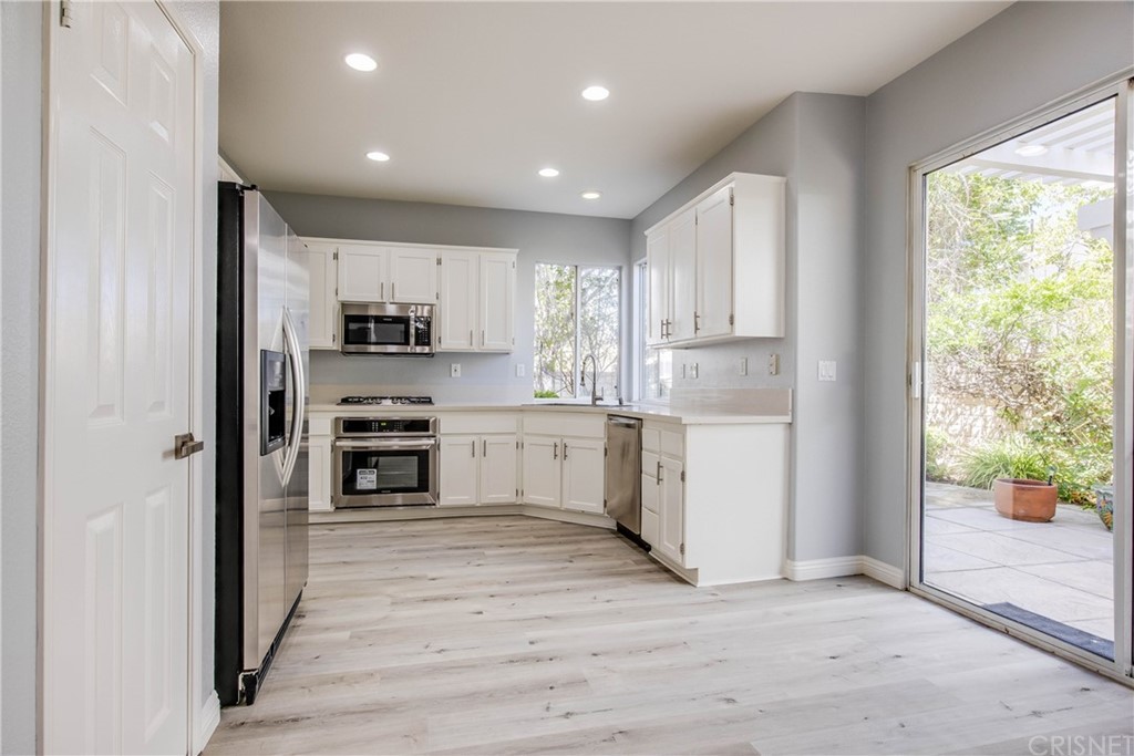 28069 Keepsake Way Valencia, CA 91354 - Photo 23 of 55