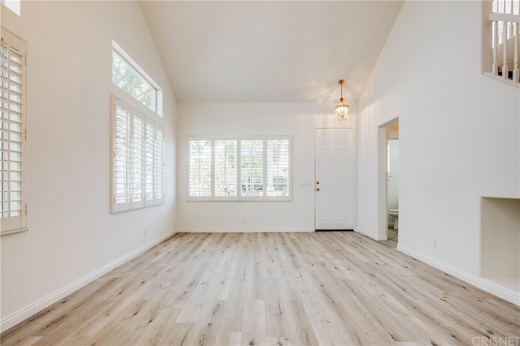 28069 Keepsake Way Valencia, CA 91354 - Photo 9 of 55