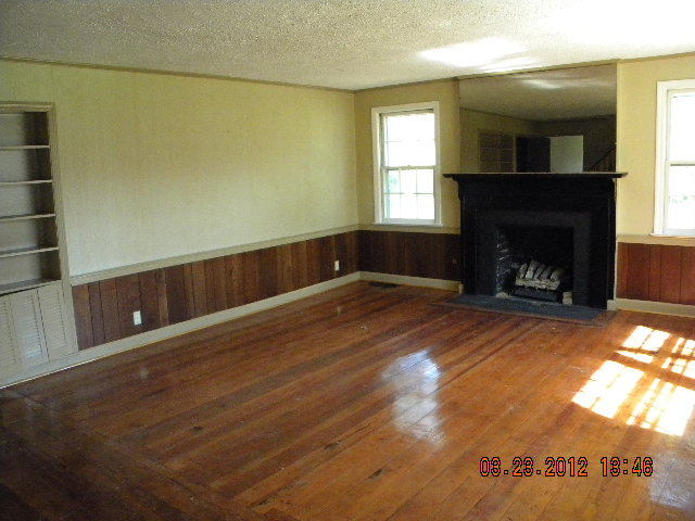 9240 Pike Road Montvale, VA 24122 - Photo 7 of 18 LIVING ROOM #1