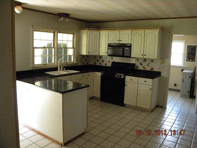 9240 Pike Road Montvale, VA 24122 - Photo 9 of 18 LARGE MODERN KITCHEN