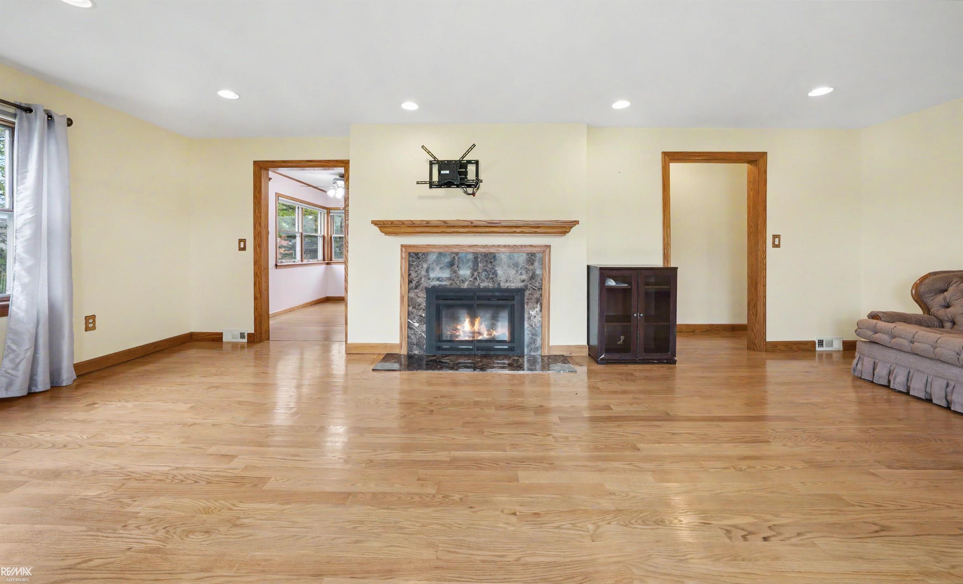 28900 South River Road Harrison Township, MI 48045 - Photo 53 of 81
