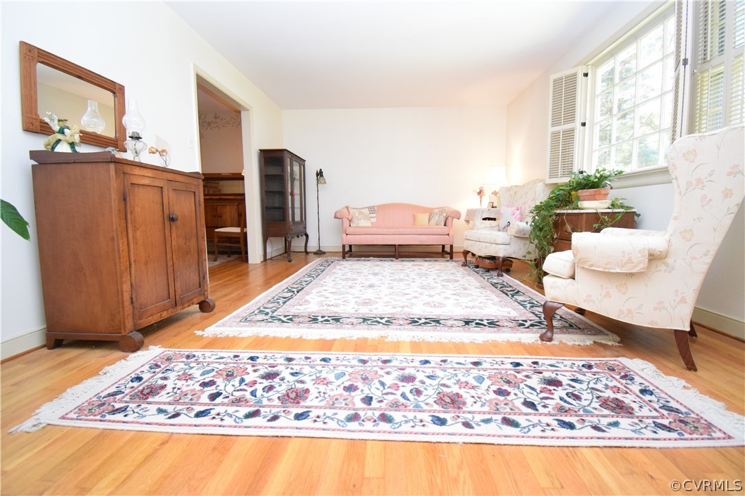 10921 Stepney Road Chester, VA 23831 - Photo 12 of 34 a living room with rug