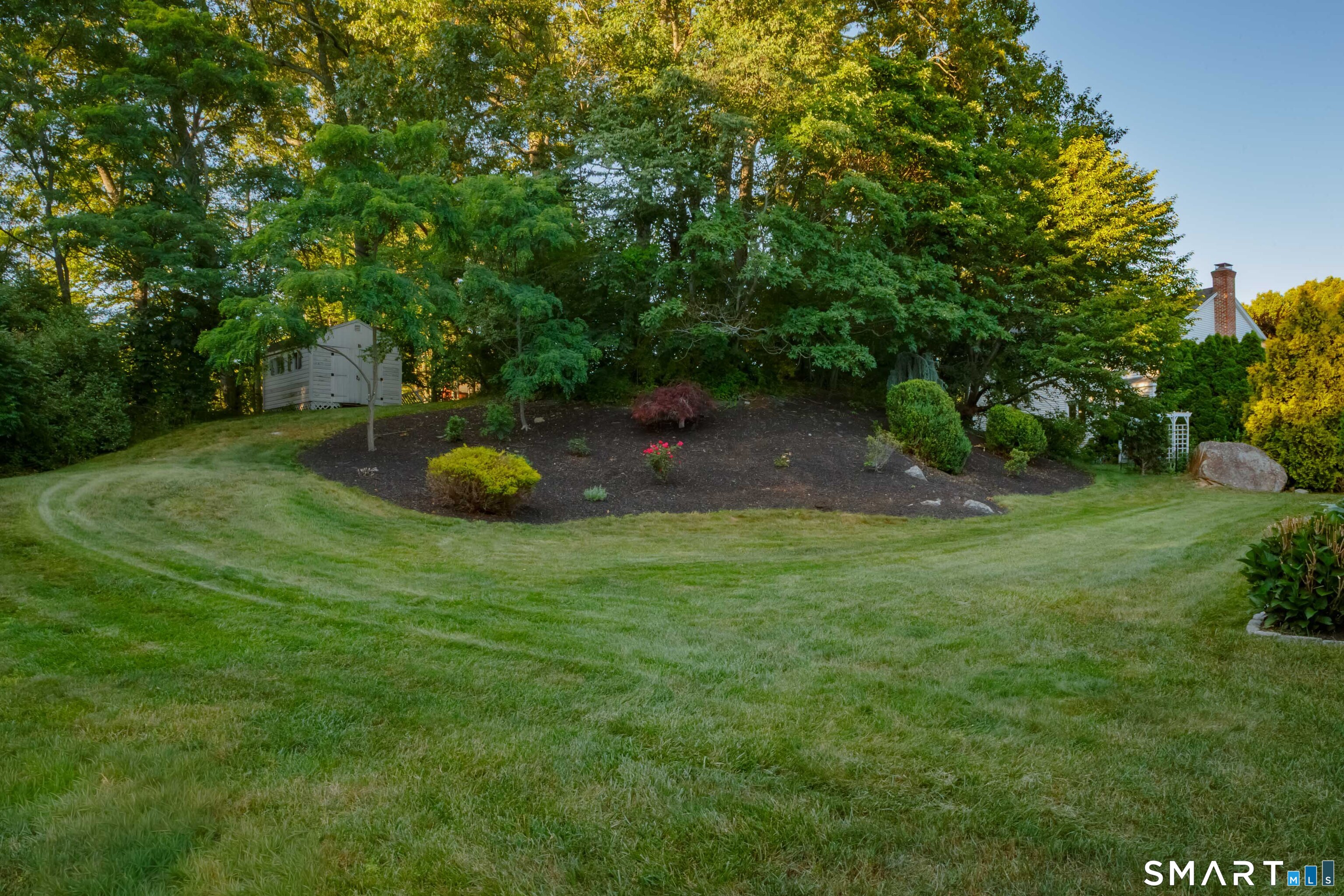 30 Crested Ridge Court Stratford, CT 06614 - Photo 3 of 38