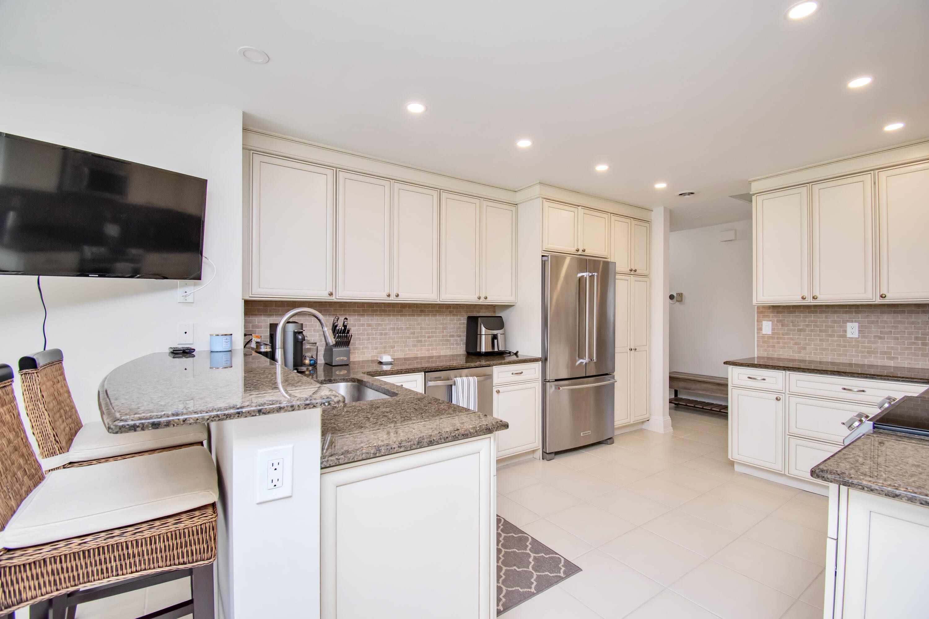 11415 Boca Woods Lane Boca Raton, FL 33428 - Photo 17 of 52 20250612205802405179000000-o