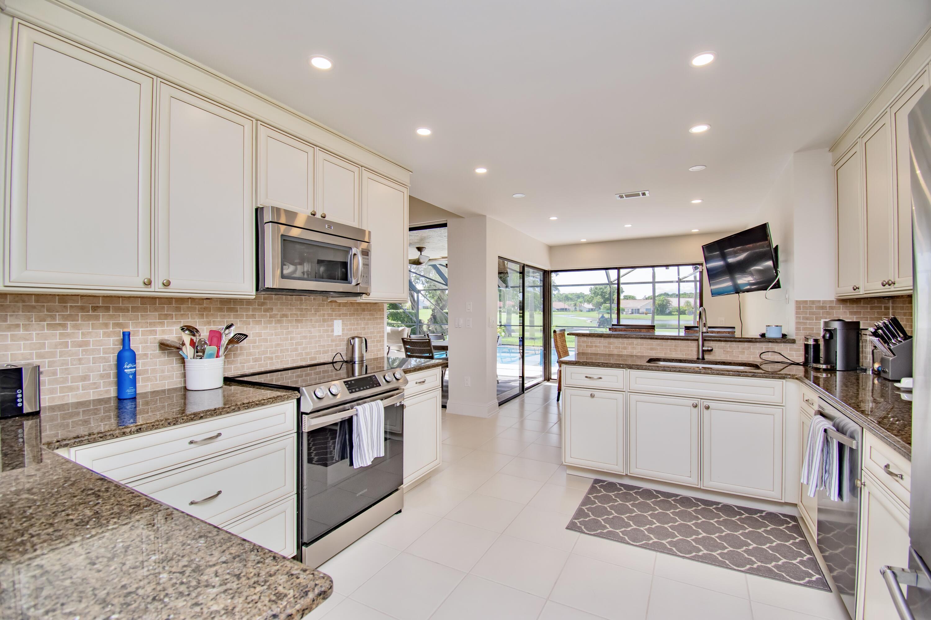 11415 Boca Woods Lane Boca Raton, FL 33428 - Photo 18 of 52 20250612205802462918000000-o