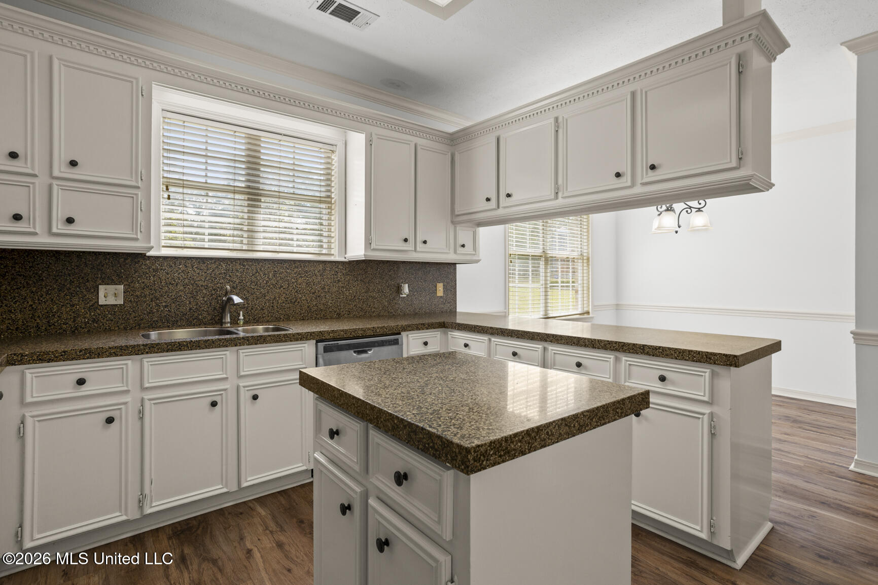 113 Golden Lane Madison, MS 39110 - Photo 11 of 38 113 Golden Lane-11