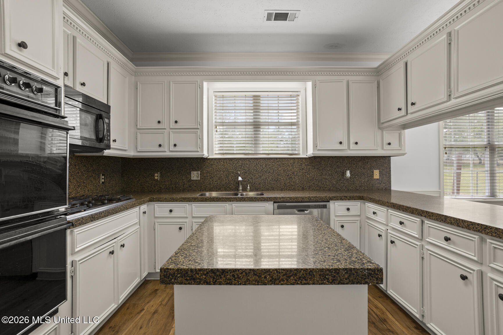 113 Golden Lane Madison, MS 39110 - Photo 12 of 38 113 Golden Lane-12
