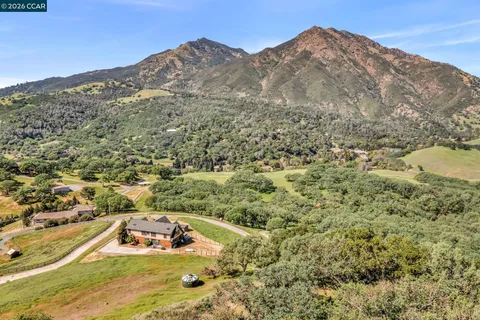 $1,390,000 | 530 Leon Way, Clayton, CA 94517