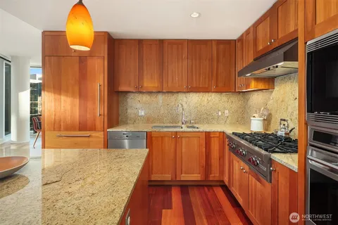 $1,499,000 | 10700 Northeast 4th Street, Unit 2412, Bellevue, WA 98004