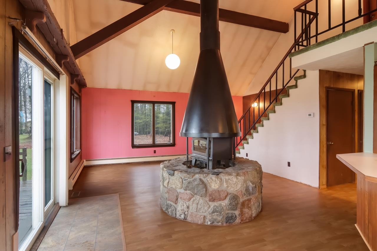 9737 East Otto Road Suttons Bay, MI 49682 - Photo 3 of 48 1910757-2.JPG