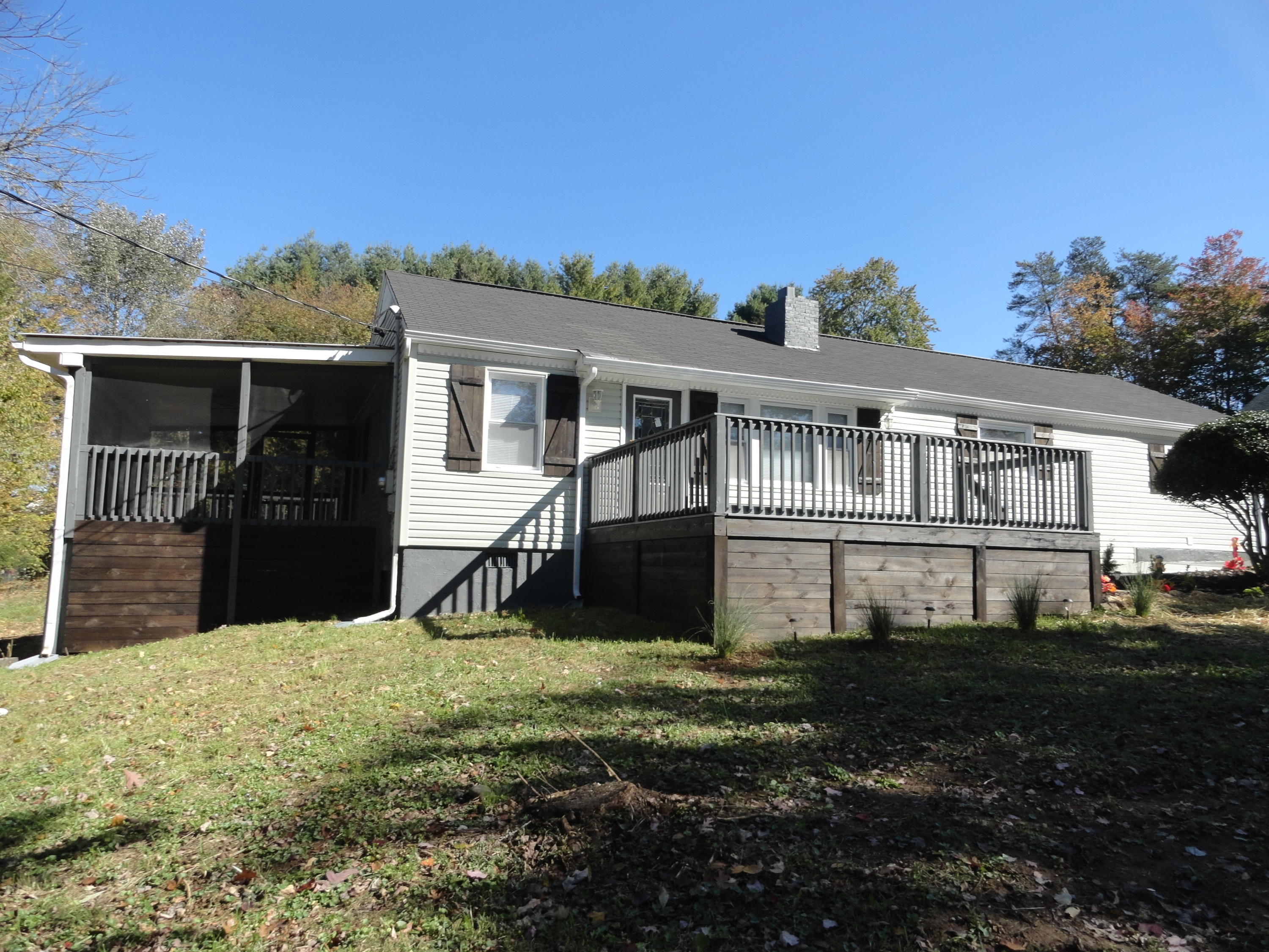 1726 Forrester Road Knoxville, TN 37918 - Photo 2 of 26 DSC01532