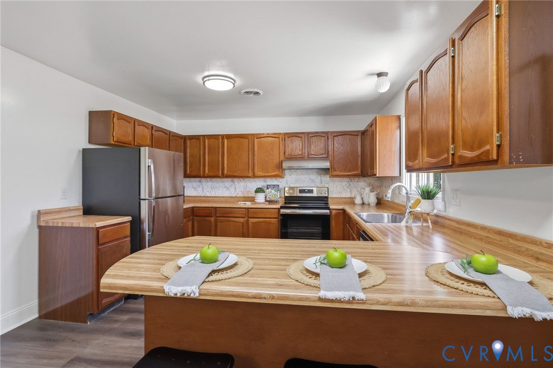 1804 Glenthorne Road Richmond, VA 23222 - Photo 15 of 53 Now THIS is a Kitchen!