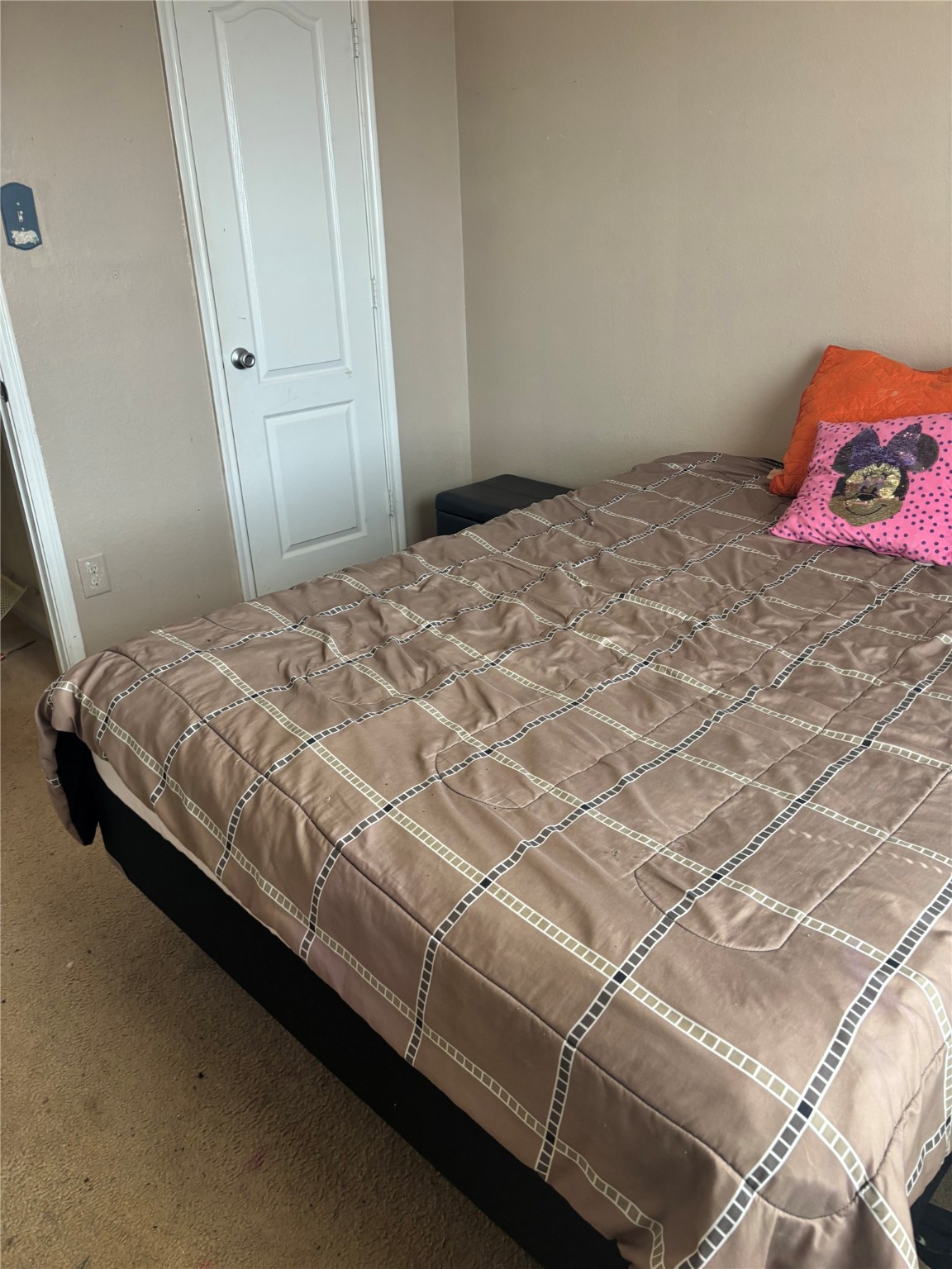 911 Belshear Court Houston, TX 77073 - Photo 17 of 21 a bedroom with a bed and dresser