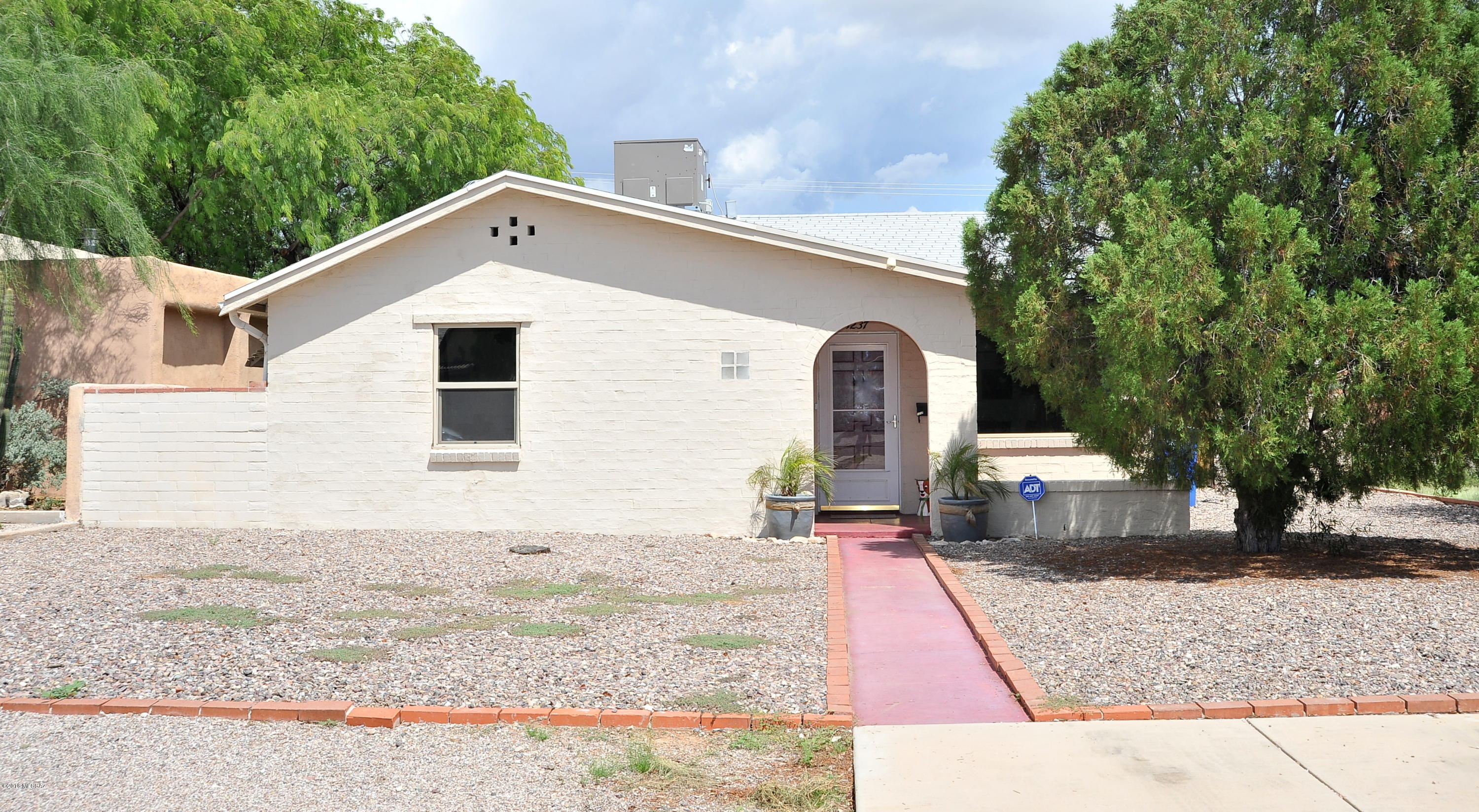 1237 East Spring Street Tucson, AZ 85719 - Photo 1 of 49 Gallery Image 1