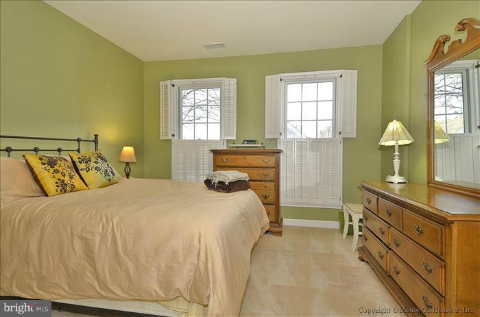 210 Little Quarry Road Gaithersburg, MD 20878 - Photo 14 of 30 Entry Level Bedroom