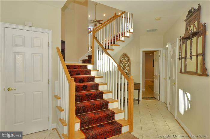 210 Little Quarry Road Gaithersburg, MD 20878 - Photo 23 of 30 Entry Foyer