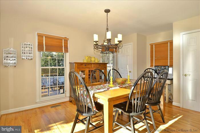 210 Little Quarry Road Gaithersburg, MD 20878 - Photo 8 of 30 Sunny Breakfast Room