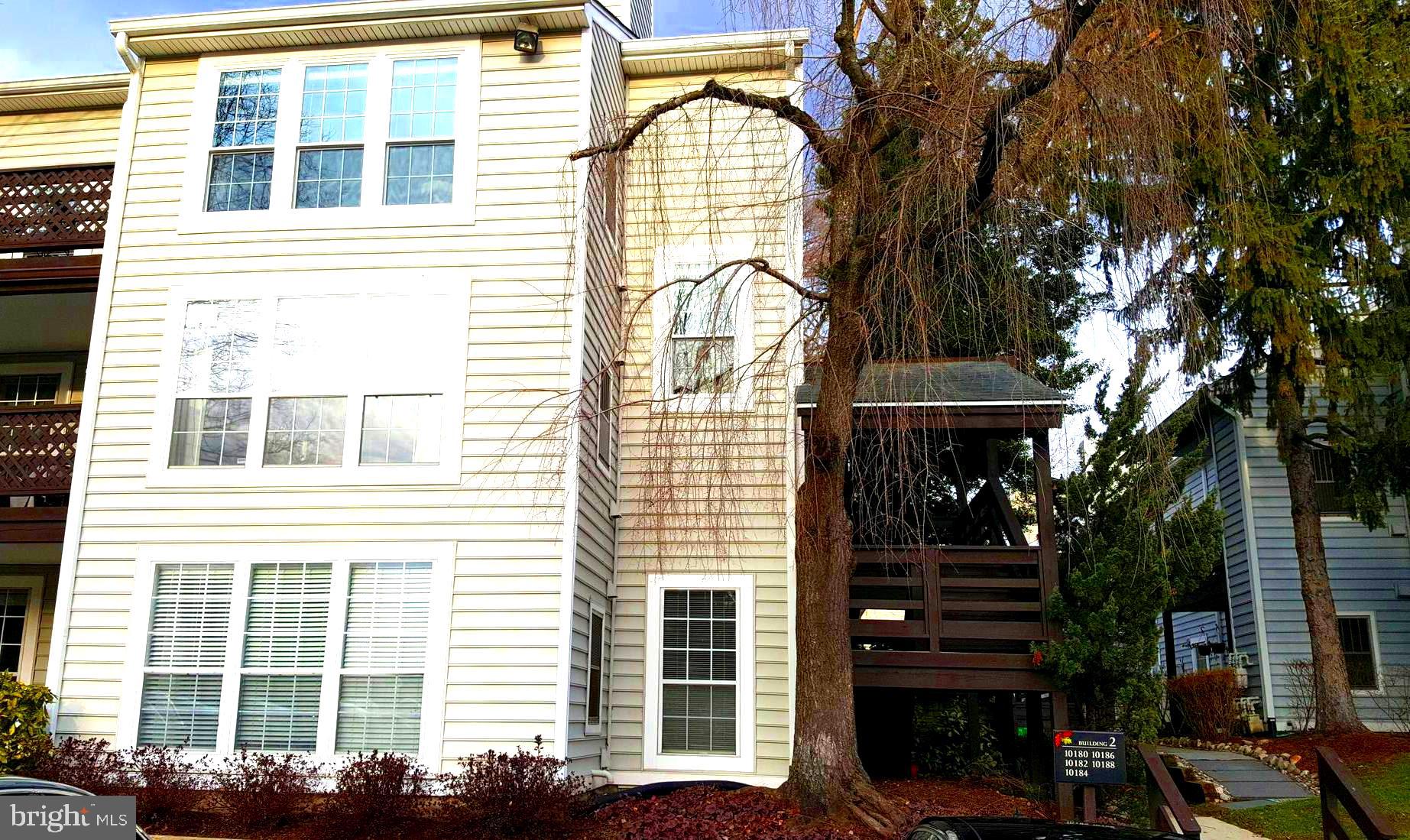 Ground level upgraded condo has  bonus  room