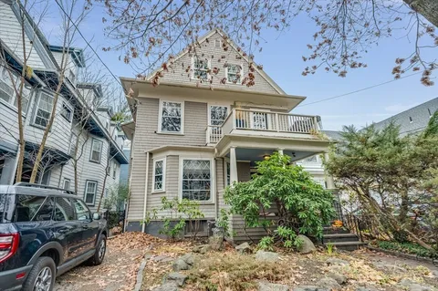 $4,000 | 79 Dana, Unit 3, Cambridge, MA 02138