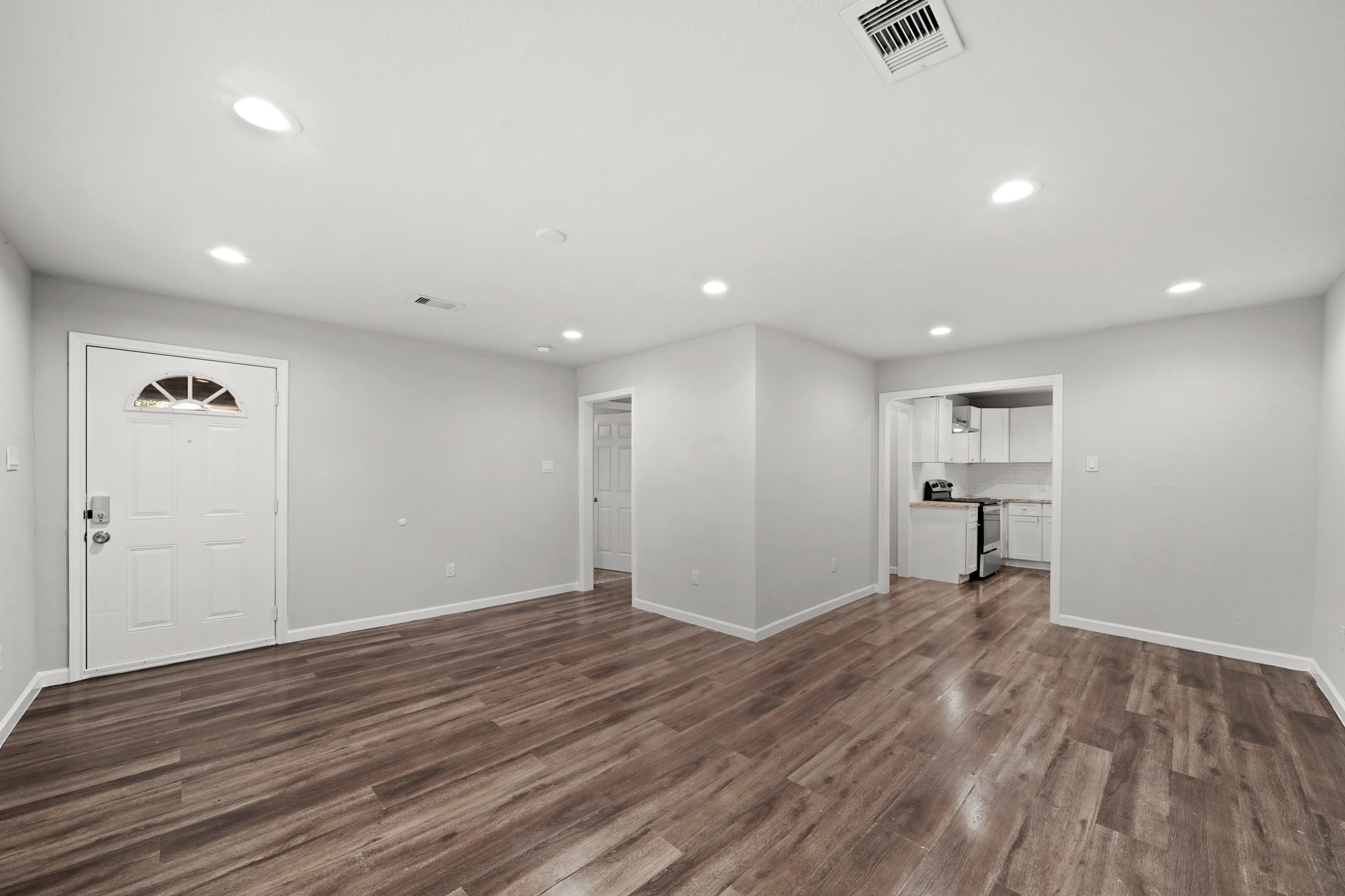 4926 Hull Street Houston, TX 77021 - Photo 4 of 12