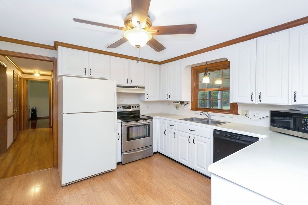 14 Addison Road Wilbraham, MA 01095 - Photo 3 of 36 Gallery Image 3