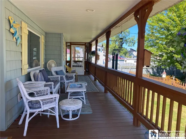 $369,000 | 960 Douglas Place, Hanover, NY 14081