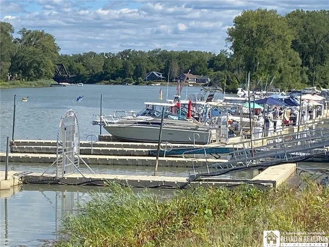 $369,000 | 960 Douglas Place, Hanover, NY 14081