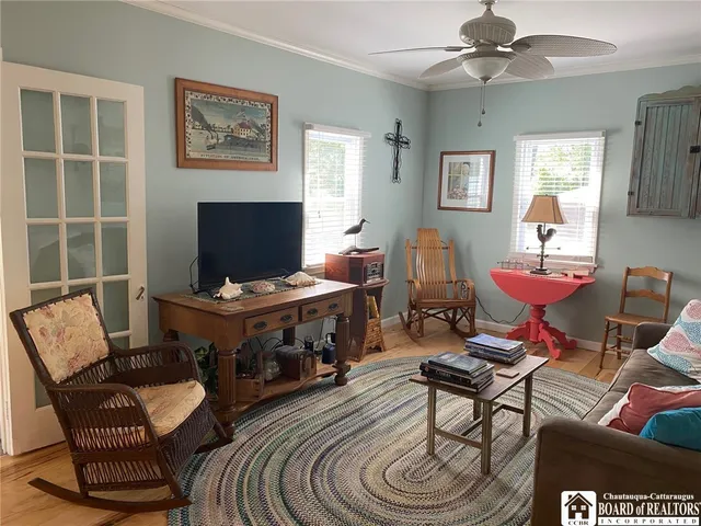 $369,000 | 960 Douglas Place, Hanover, NY 14081