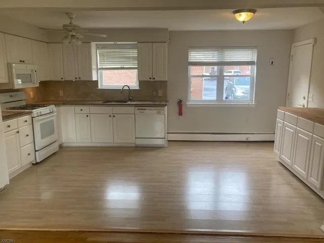 $2,800 | 1165 Valley Road, Wayne, NJ 07470