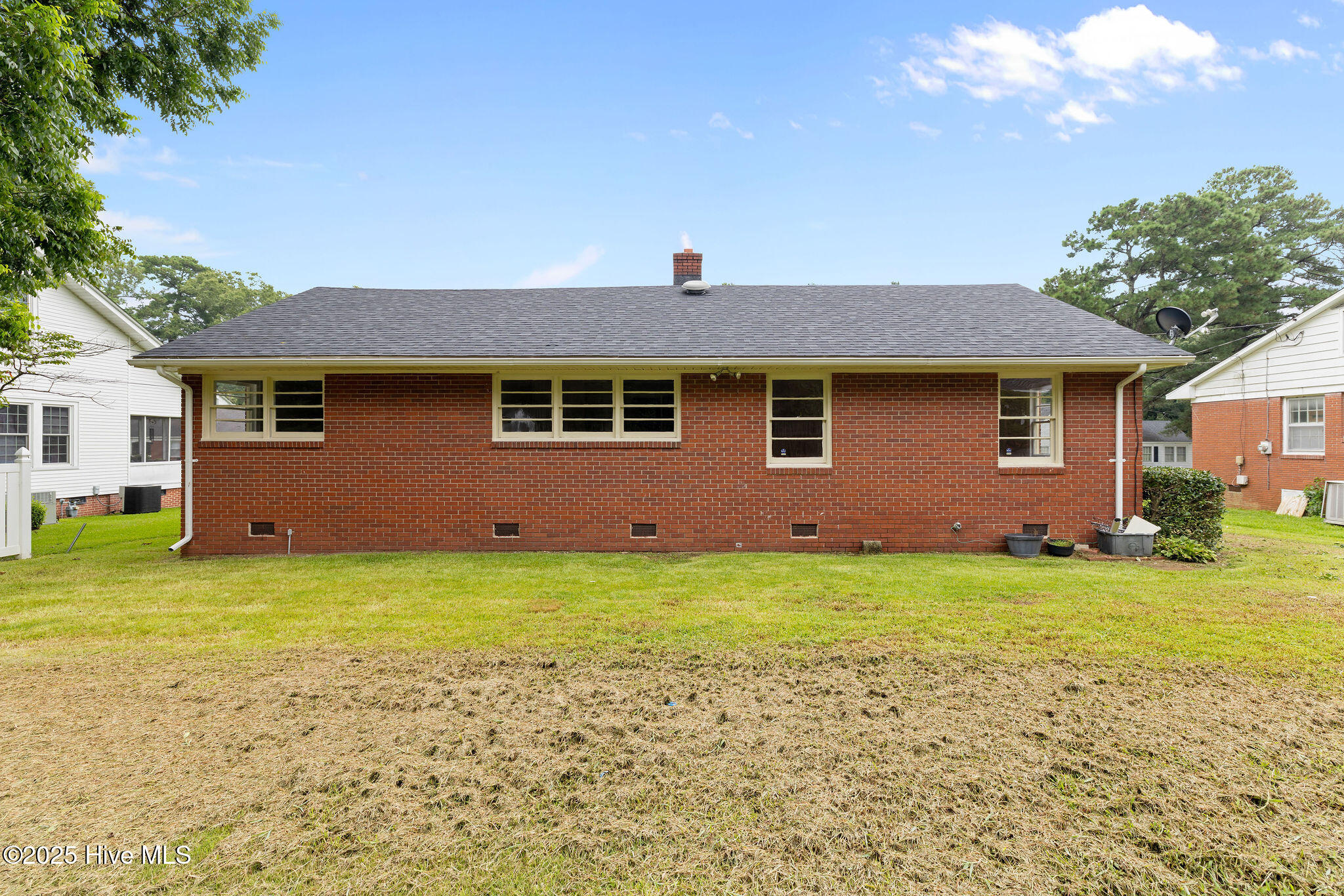 1502 Queens Road Kinston, NC 28501 - Photo 4 of 15 5T5A4943