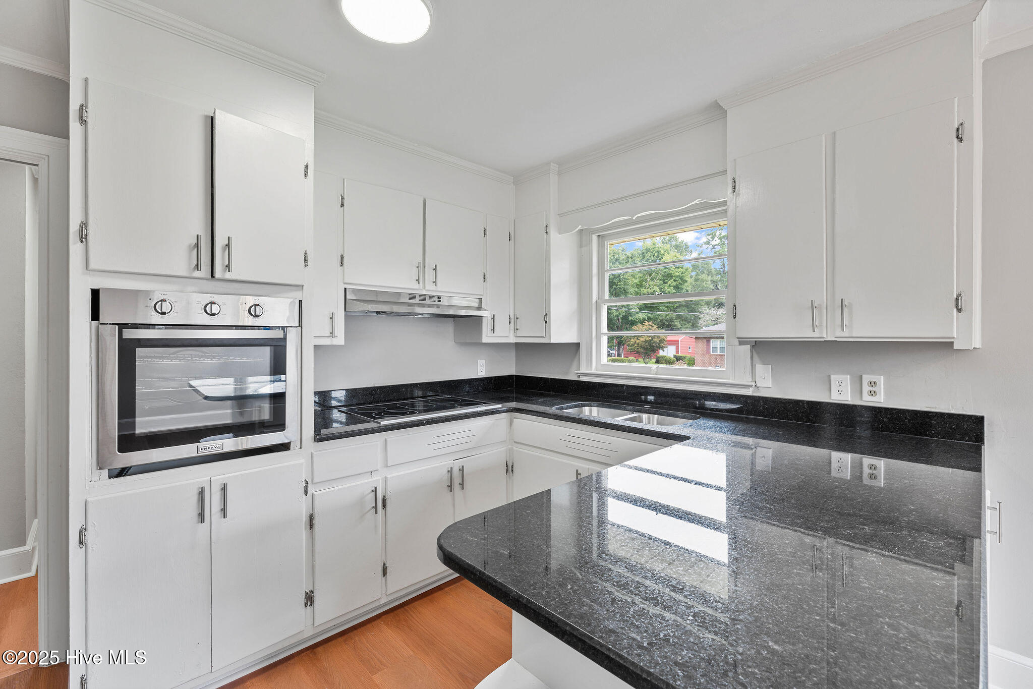 1502 Queens Road Kinston, NC 28501 - Photo 8 of 15 5T5A4884