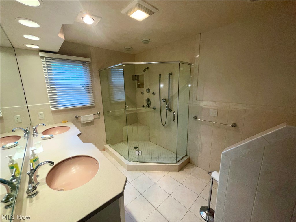 4874 Logan Way Hubbard, OH 44425 - Photo 20 of 40