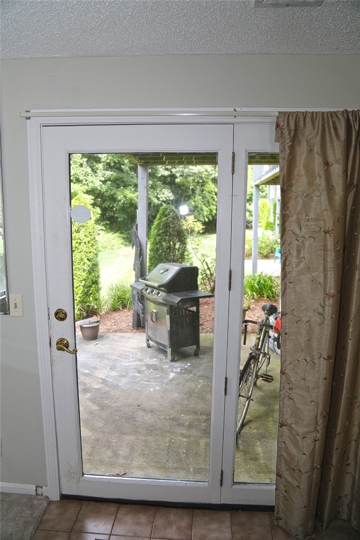 5390 Post Road, Unit 5 East Greenwich, RI 02818 - Photo 12 of 17 Patio