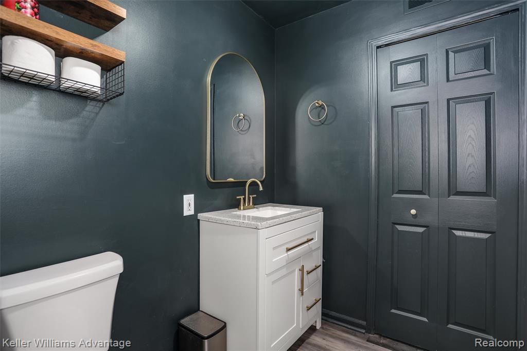 26855 King Road Romulus, MI 48174 - Photo 18 of 40