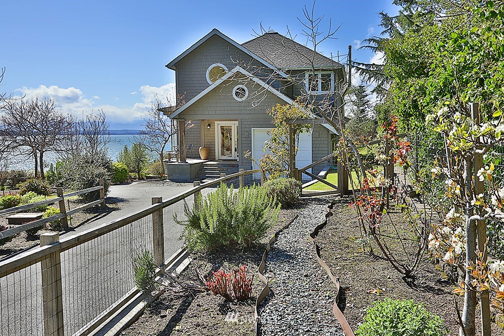 6600 Sills Road Clinton, WA 98236 - Photo 2 of 25