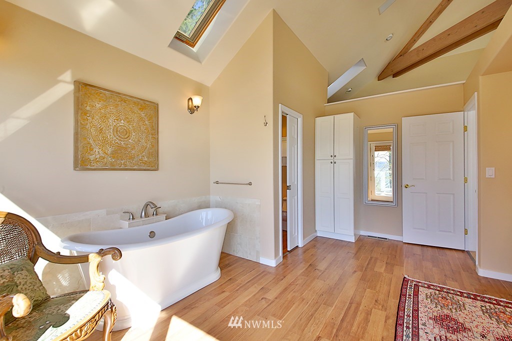 6600 Sills Road Clinton, WA 98236 - Photo 11 of 25