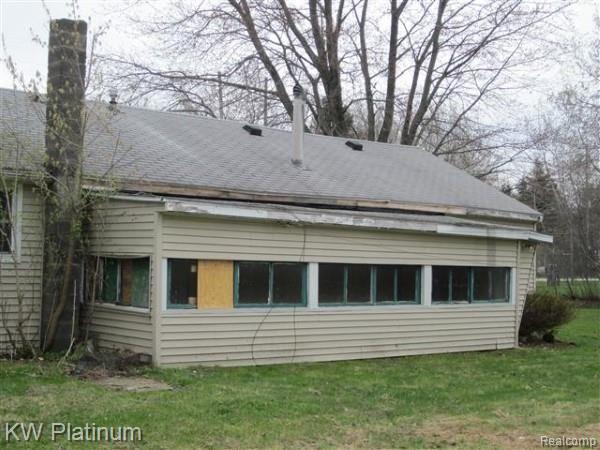 2093 Michigan Road Port Huron, MI 48060 - Photo 4 of 15 Michigan2093b - Copy - Copy.jpg