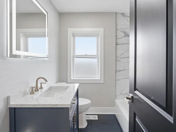 $339,900 | 600 East 87th Place, Chicago, IL 60619