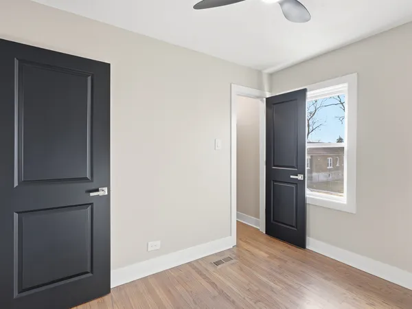 $339,900 | 600 East 87th Place, Chicago, IL 60619